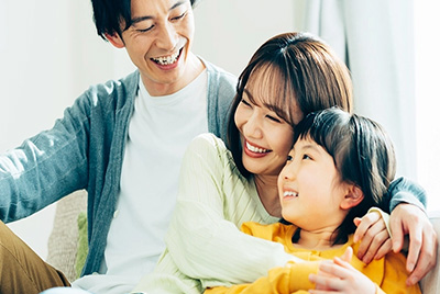 先輩社員と同行する様子